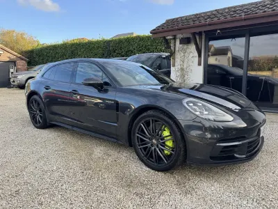 Usado Porsche Panamera Sport Turismo 462 HP (339 kW) 2019 Cinzento Carrinha