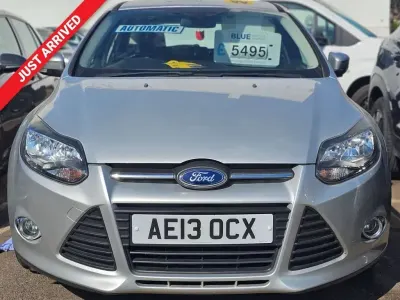 Begagnad Ford Focus Zetec 125 HK (91 kW) 2013 Silver Halvkombi