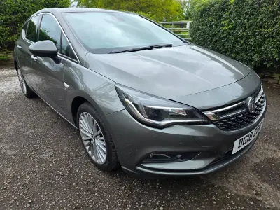 Second-hand Vauxhall Astra Elite 105 CP (77 kW) 2018 Gri Hatchback