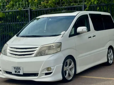 Usado Toyota Alphard 2024 Branco Monovolume