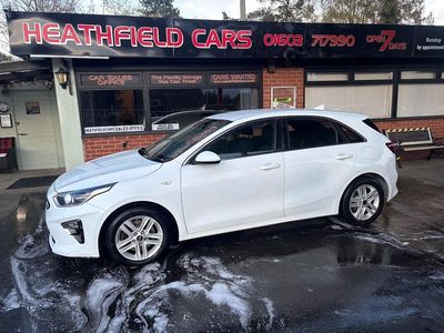 Used Kia Ceed 118 HP (86 kW) 2019 White Hatchback