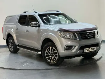 Begagnad Nissan Navara Tekna 2017 Silver Pickup