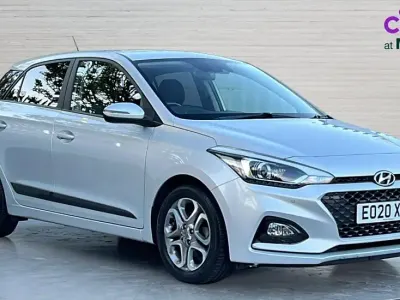 Używany Hyundai i20 Premium SE 100 KM (73 kW) 2020 Srebrny Hatchback