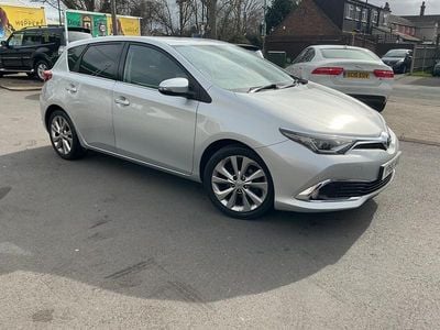 Used Toyota Auris 116 HP (85 kW) 2016 Silver Hatchback