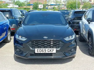 Usado Ford Mondeo ST-Line 190 HP (139 kW) 2019 Preto Citadino