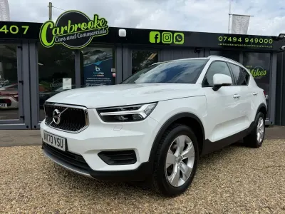 Used Volvo XC40 Momentum 163 HP (119 kW) 2020 White SUV