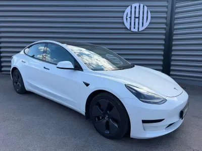 Used Tesla Model 3 Standard Range Plus 366 kW (498 HP) 2022 White Sedan