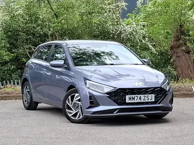 Used Hyundai i20 Advanced 100 HP (73 kW) 2024 Blue Hatchback