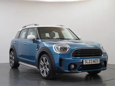Używany Mini Cooper Countryman Exclusive 134 KM (98 kW) 2023 Niebieski SUV