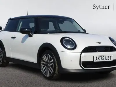 Used Mini Cooper Hatch 113 kW (154 HP) 2025 White Hatchback