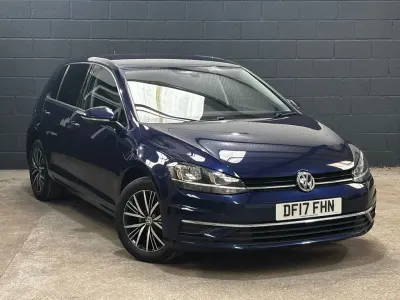 Used VW Golf VII SE 125 HP (91 kW) 2017 Blue Hatchback