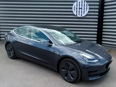 Begagnad Tesla Model 3 Standard Range 366 kW (498 HK) 2020 Grå Sedan
