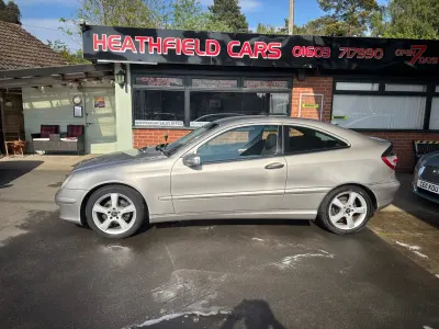 Usado Mercedes C180 SE 2004 Prateado Coupé