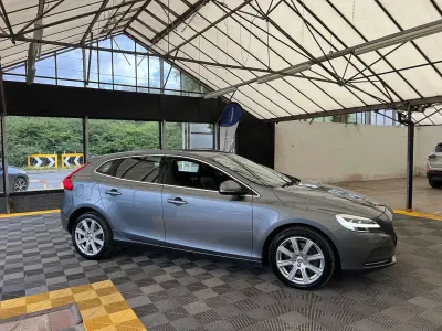 Used Volvo V40 Inscription 150 HP (110 kW) 2017 Osmium grey Hatchback