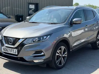 Used Nissan Qashqai N-Connecta 110 HP (80 kW) 2017 Grey SUV