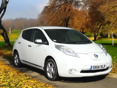 Used Nissan Leaf Acenta 80 kW (109 HP) 2014 White Hatchback