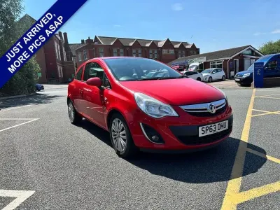 Used Vauxhall Corsa 100 HP (73 kW) 2013 Red Hatchback