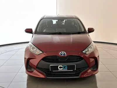 Used Toyota Yaris Hybrid 114 HP (83 kW) 2021 Red