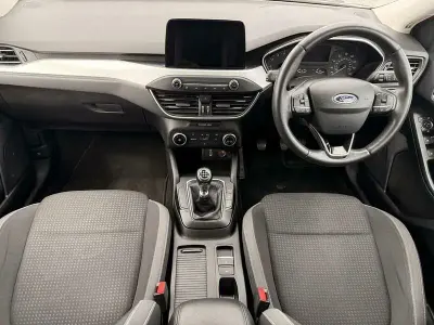 Second-hand Ford Focus Zetec 2018 Negru Hatchback
