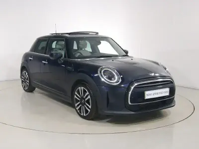 Usado Mini Cooper Exclusive 134 HP (98 kW) 2023 Preto Citadino