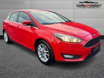 Used Ford Focus Zetec 120 HP (88 kW) 2015 Red Hatchback