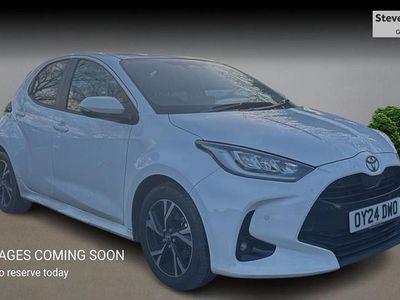 Used Toyota Yaris Hybrid Design 2024 White Hatchback