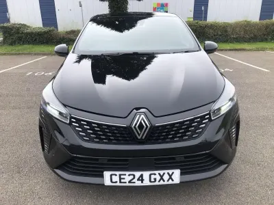 Used Renault Clio Techno 89 HP (65 kW) 2024 Black Hatchback
