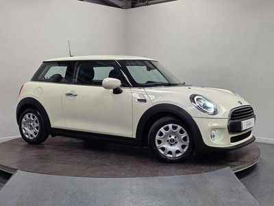 Used Mini ONE Classic 101 HP (74 kW) 2021 White Hatchback
