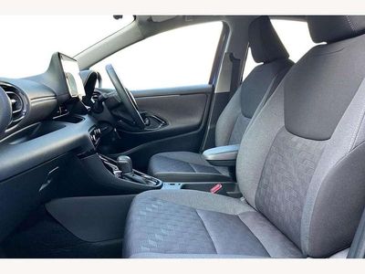 Used Toyota Yaris Hybrid Design 116 HP (85 kW) 2024 Juniper blue Hatchback