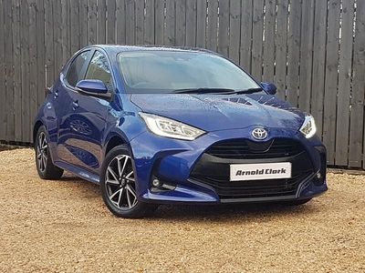 Used Toyota Yaris Hybrid Design 116 HP (85 kW) 2022 Blue Hatchback