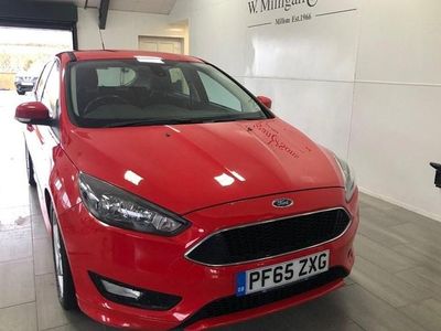 Used Ford Focus Zetec 125 HP (91 kW) 2016 Red Hatchback