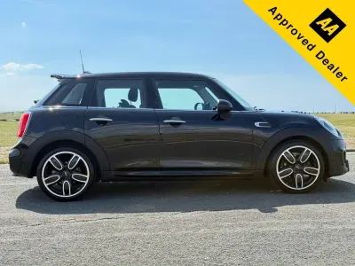Used Mini Cooper Hatch 136 HP (100 kW) 2017 Black Hatchback