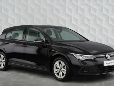 Used VW Golf VIII Life 150 HP (110 kW) 2022 Deep black pearl Hatchback