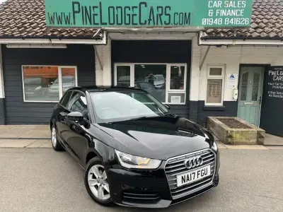 Usado Audi A1 Design 95 HP (69 kW) 2017 Preto Citadino