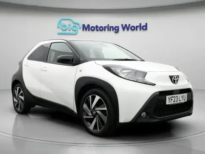 Używany Toyota Aygo X 71 KM (52 kW) 2023 Biały SUV