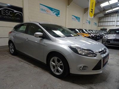 Used Ford Focus Zetec 125 HP (91 kW) 2013 Silver Hatchback