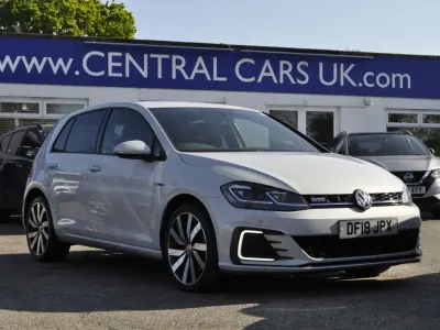 Używany VW Golf VII Advance 204 KM (150 kW) 2018 Srebrny Hatchback