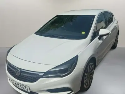 Used Vauxhall Astra S 136 HP (100 kW) 2019 White Hatchback