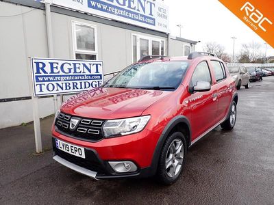 Used Dacia Sandero Essentiel 90 HP (66 kW) 2019 Red Hatchback