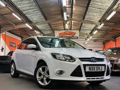 Used Ford Focus Zetec 125 HP (91 kW) 2011 White Hatchback