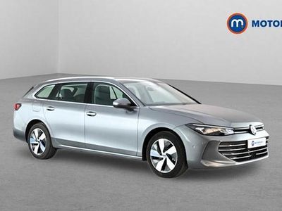 Usado VW Passat Life 204 HP (150 kW) 2025 Cinzento Carrinha