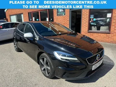 Used Volvo V40 R-Design 122 HP (89 kW) 2017 Black Hatchback