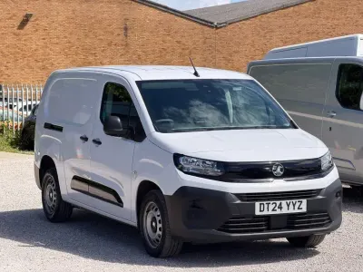 Used Vauxhall Combo S 100 HP (73 kW) 2024 White MPV