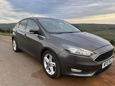 Used Ford Focus Zetec 125 HP (91 kW) 2015 Grey Hatchback