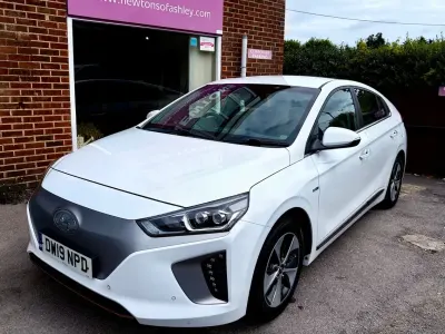 Used Hyundai Ioniq Premium SE 88 kW (120 HP) 2019 White Hatchback