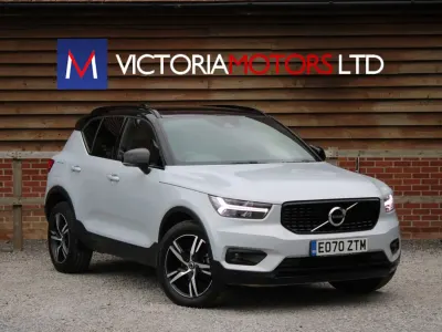 Usado Volvo XC40 R-Design 163 CV (119 kW) 2020 Plateado SUV