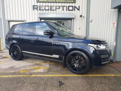 Black Used 2013 Land Rover Range Rover Vogue SE SUV | £13,995 (Expensive)