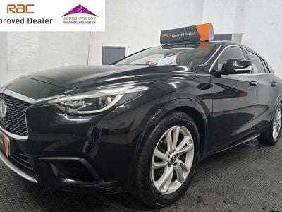 Used Infiniti Q30 2016 Black Hatchback