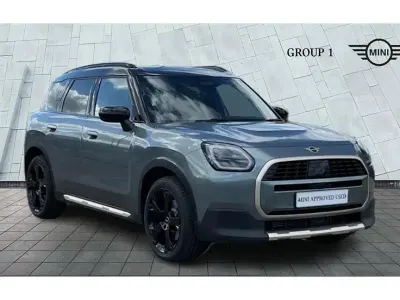 Usado Mini Countryman Exclusive 170 HP (125 kW) 2025 Verde SUV