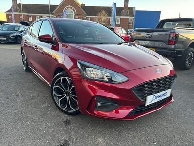Used Ford Focus ST-Line X 182 HP (133 kW) 2018 Red Hatchback